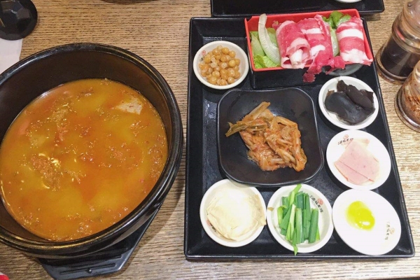 開(kāi)店技巧，十秒到過(guò)橋米線加盟全程扶持