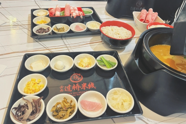 到十秒到過(guò)橋米線，感受滿滿的儀式感