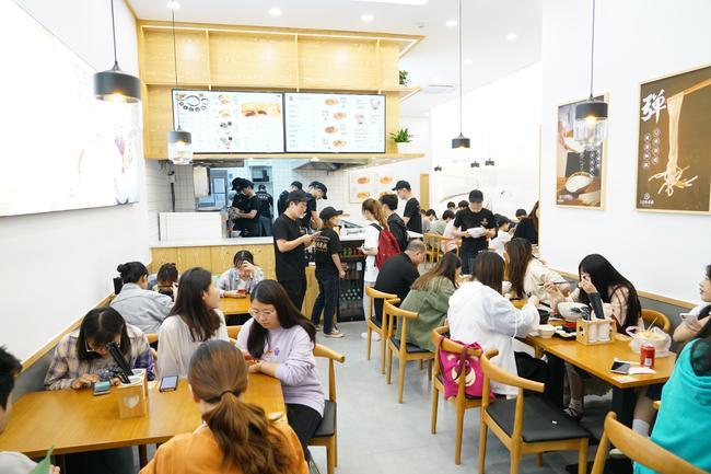 十秒到云南過(guò)橋米線，新穎與健康兼具